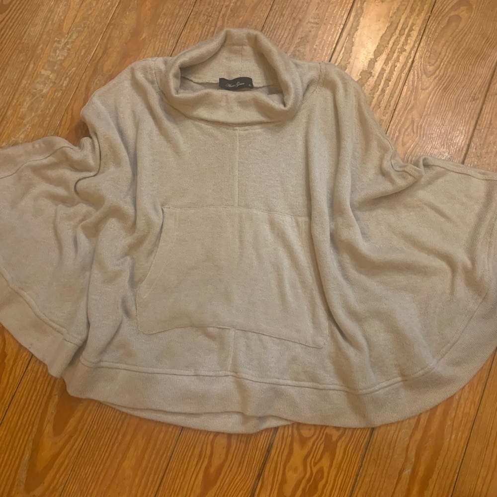 Ladies size large, beige, poncho, super soft and cute!